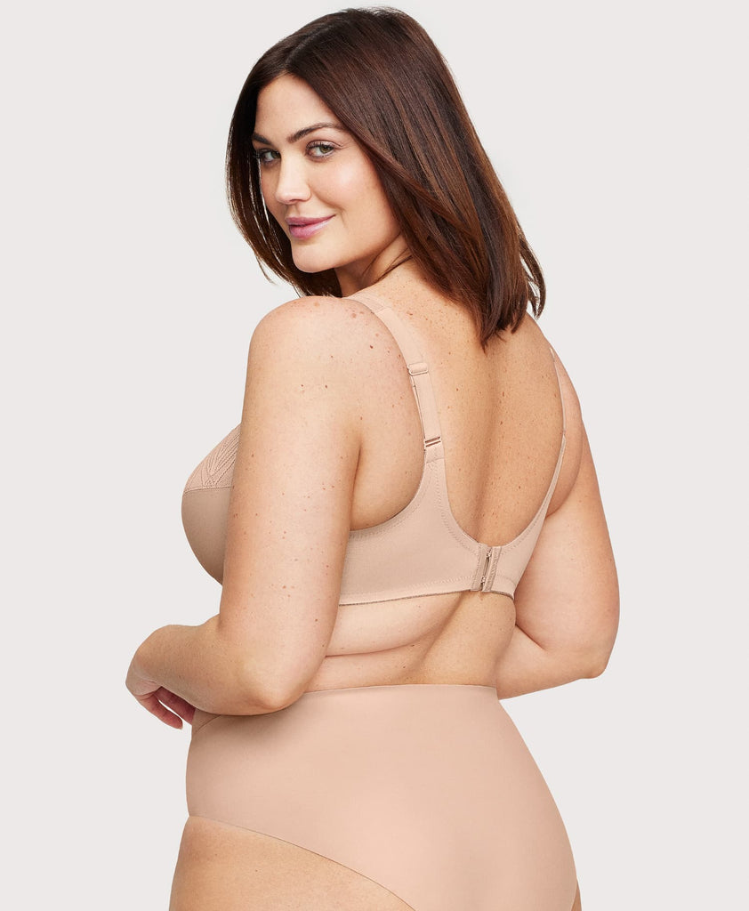 Have you ever worn a minimizer bra? 👀⁠ ⁠ The WonderWire Minimizer Bra  reduces bust appearance by one cup size and creates a smooth