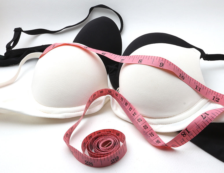 Girl Wearing Too Big Bra Cup Stock Image - Image of underwear, scooping:  186667311