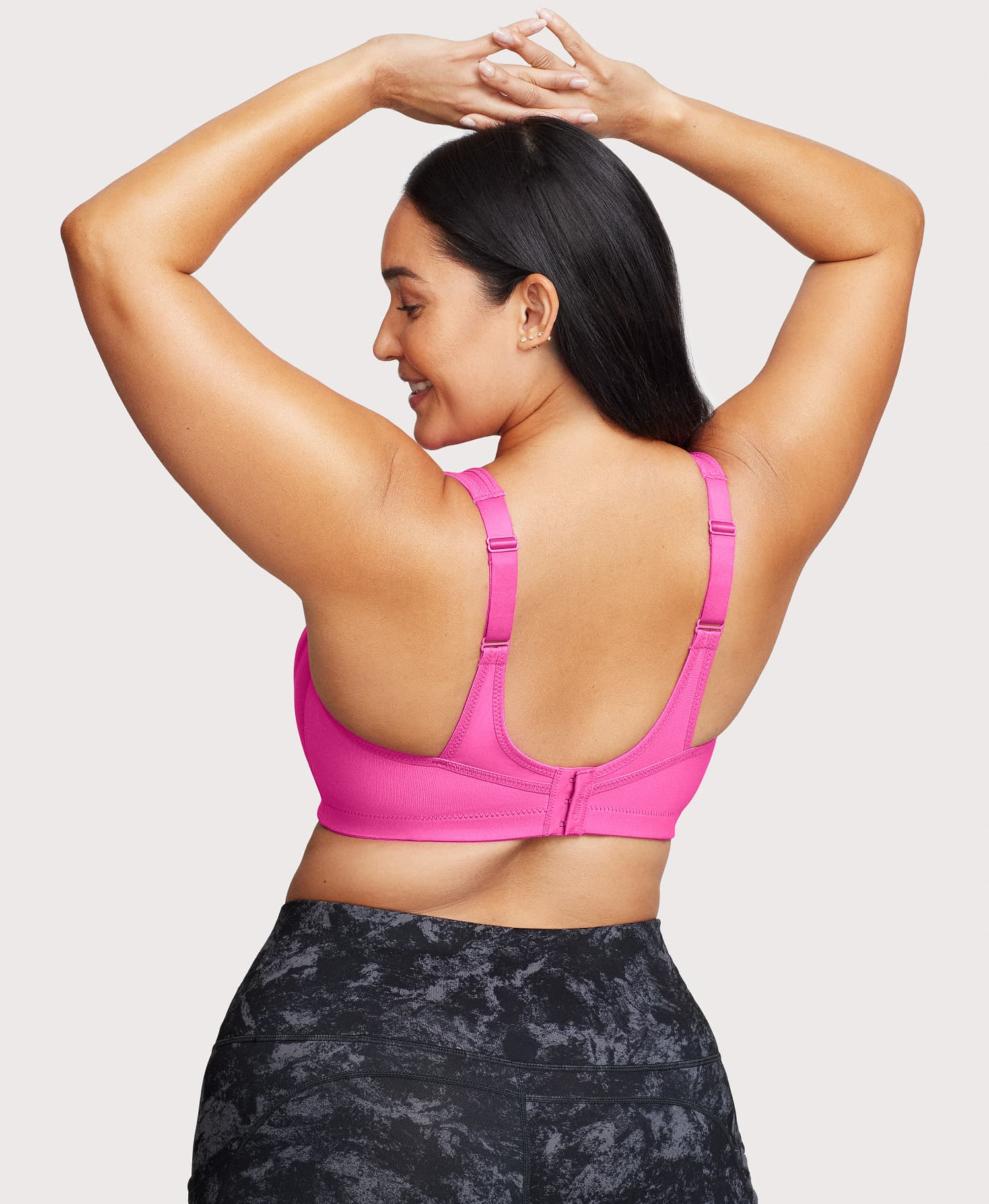 Glamorise Women's Plus Size No-Bounce Camisole Sports Bra Wirefree #1067,  Rose Tan, 34C : : Clothing, Shoes & Accessories